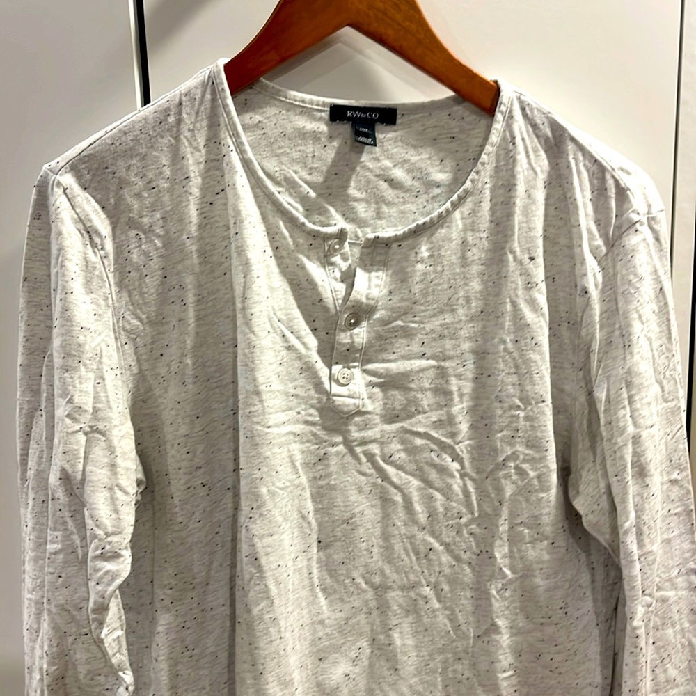 Men’s white and black speckled Henley shirt